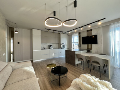 Inchiriere Apartament 2 camere, standarde LUX, garaj, Azoria